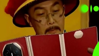 苹果AI没创新，华为三折叠硬创新？对我钱包很好