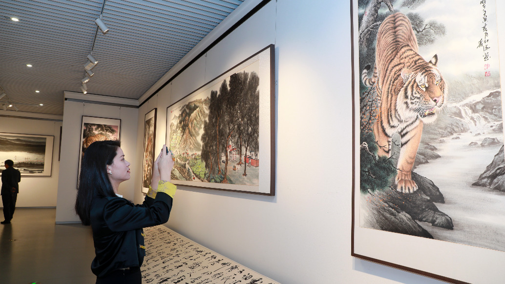 迎國慶崔靜海書畫展鄭州開幕，75幅佳作集中亮相